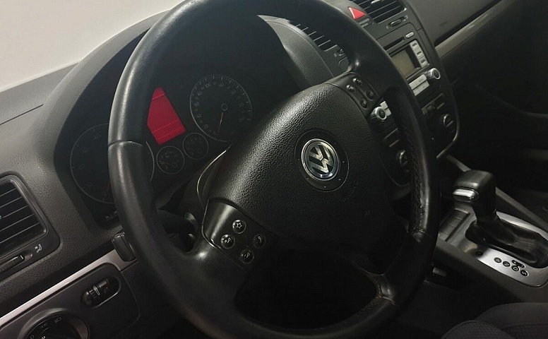 Volkswagen Golf V