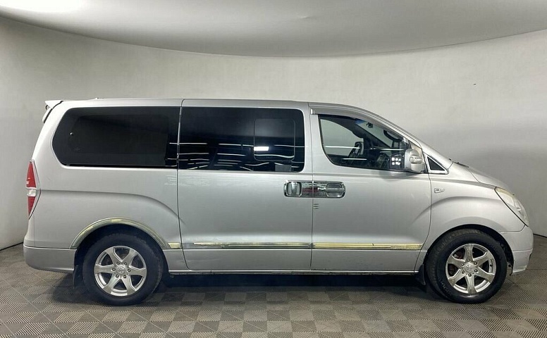 Hyundai Grand Starex I