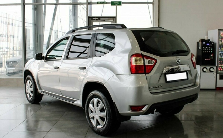 Nissan Terrano III (D10)