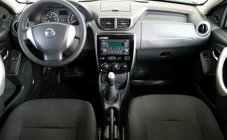 Nissan Terrano III (D10)