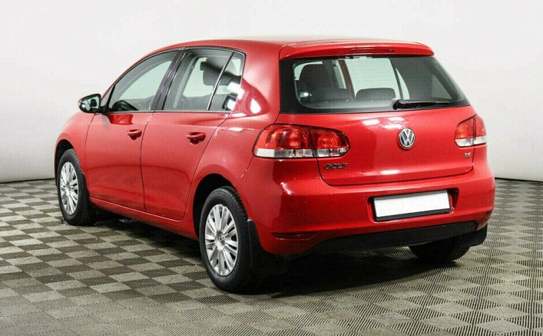 Volkswagen Golf 1.6 Робот