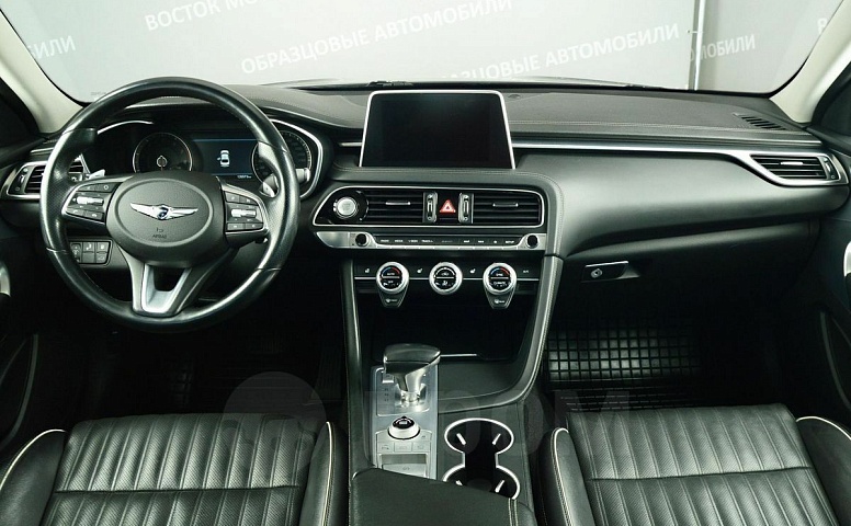 Genesis G70, 1 поколение