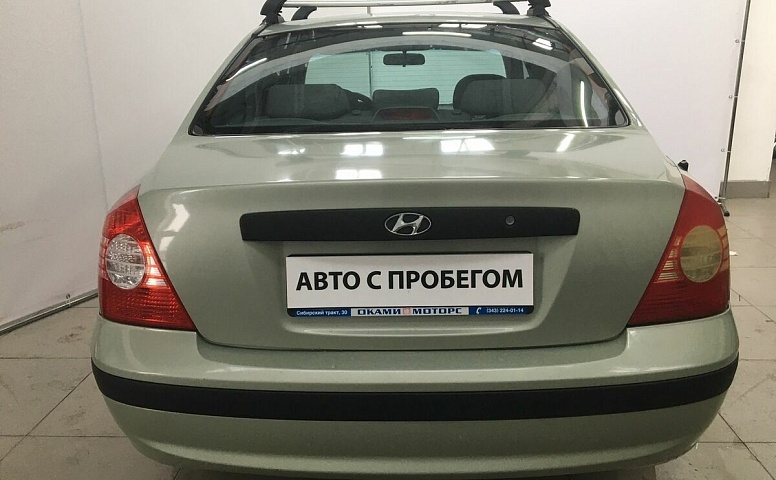 Hyundai ELANTRA 1.6 MT (105 л.с.)