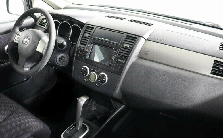 Nissan Tiida 1.6 Автомат