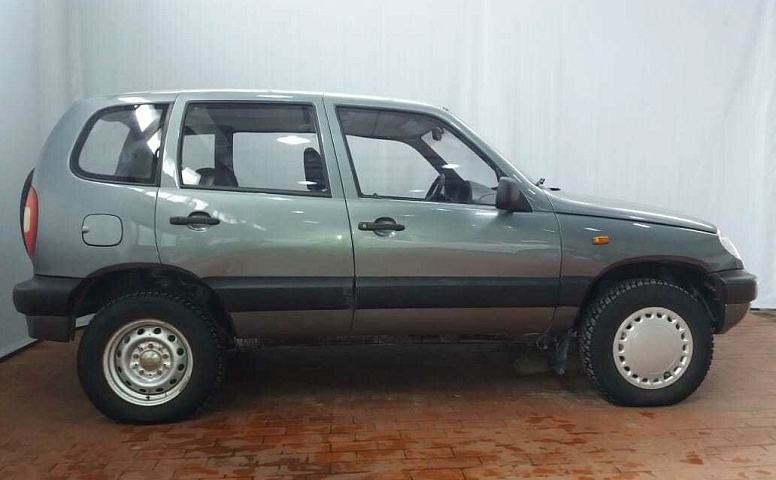 Chevrolet NIVA 1.7 MT (80 л.с.) 4WD