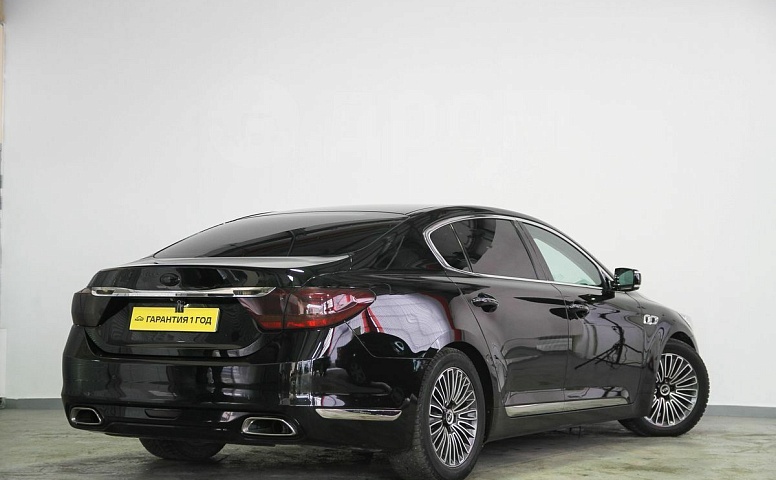 Kia Quoris, 1 поколение