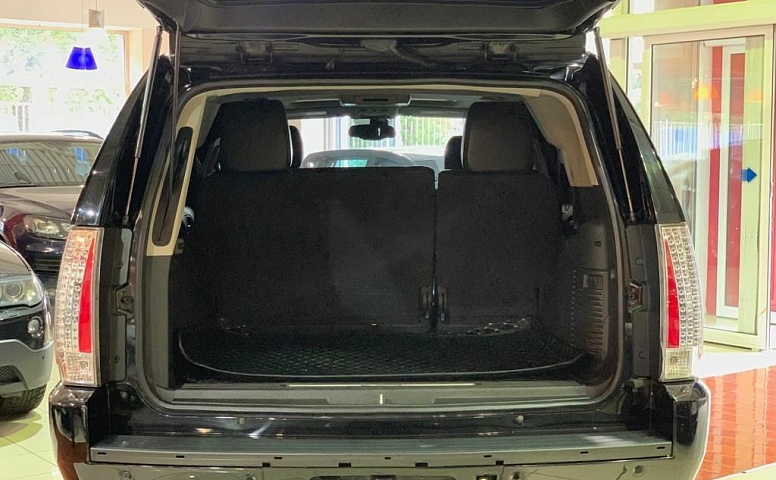 Cadillac Escalade III