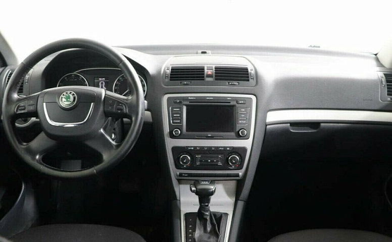 Skoda Octavia 1.8 Робот