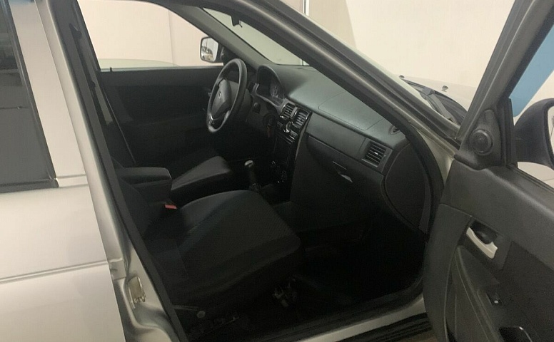 LADA (ВАЗ) 2170 1.6 MT (98 л.с.)