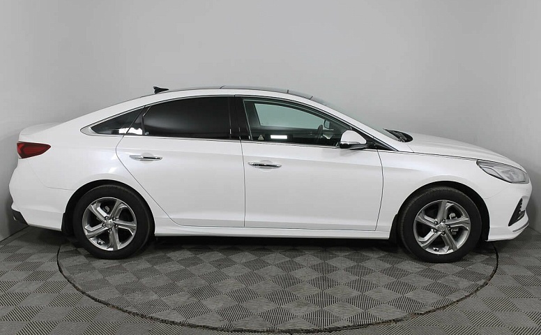 Hyundai Sonata 2.0 АКПП