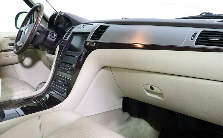Cadillac Escalade III
