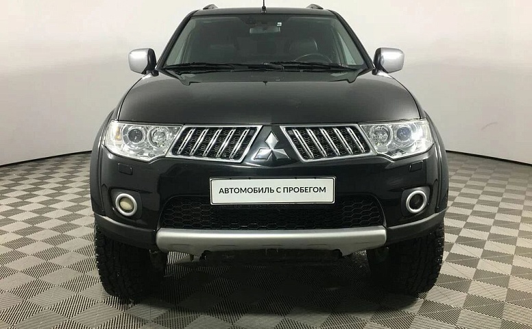 Mitsubishi pajero sport ii