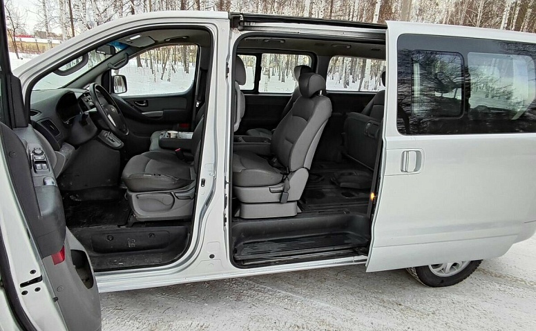 Hyundai Grand Starex I