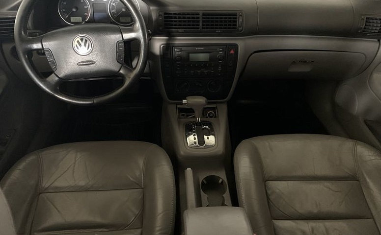 Volkswagen PASSAT 1.8 AT (170 л.с.)