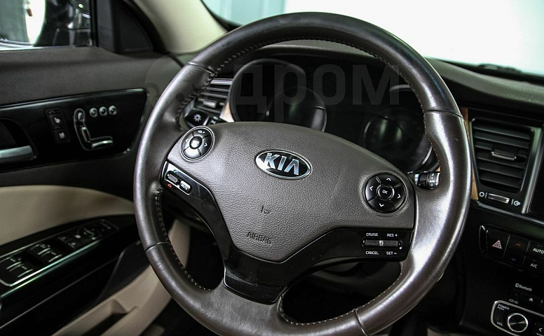 Kia Quoris, 1 поколение