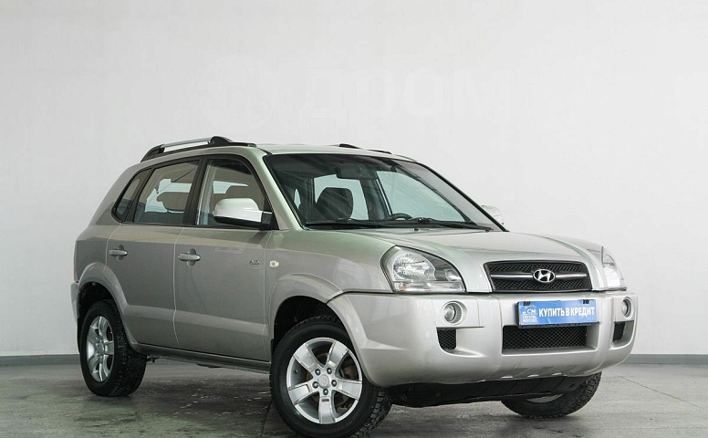 Hyundai Tucson, 1 поколение