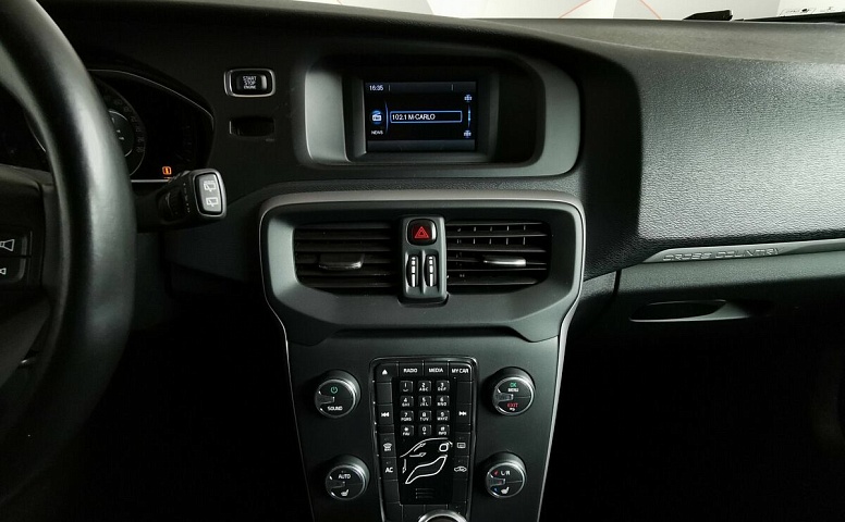 Volvo V40 1.6 D2 Powershift (114 л.с.) Красный