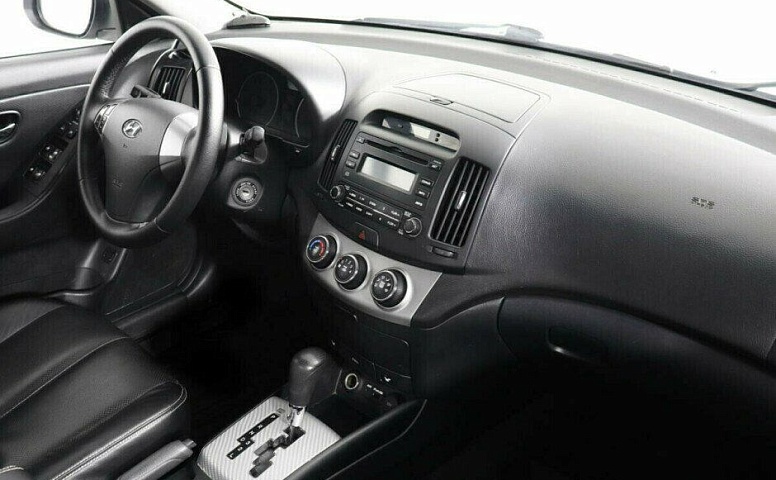 Hyundai Elantra 1.6 Автомат