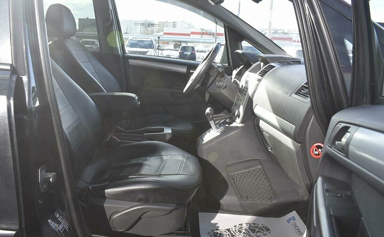Opel Zafira B Рестайлинг