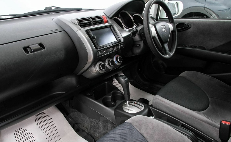 Honda Fit, 1 поколение, 2 рестайлинг