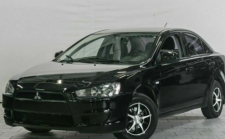 Mitsubishi lancer