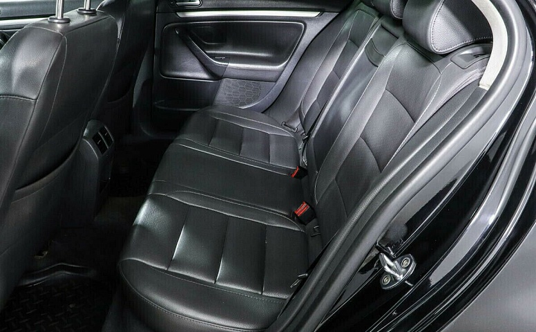 Volkswagen Jetta V