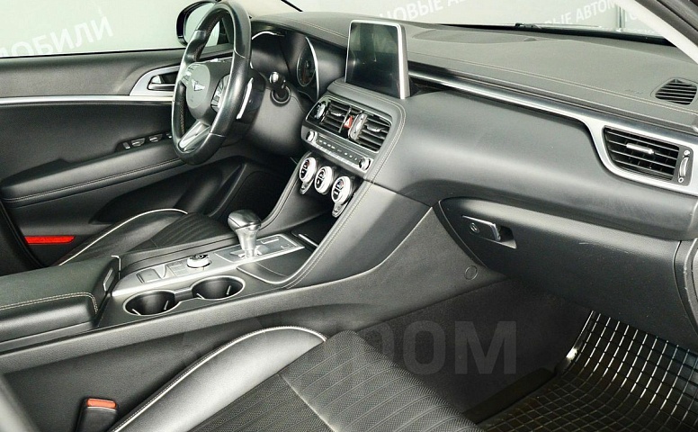 Genesis G70, 1 поколение