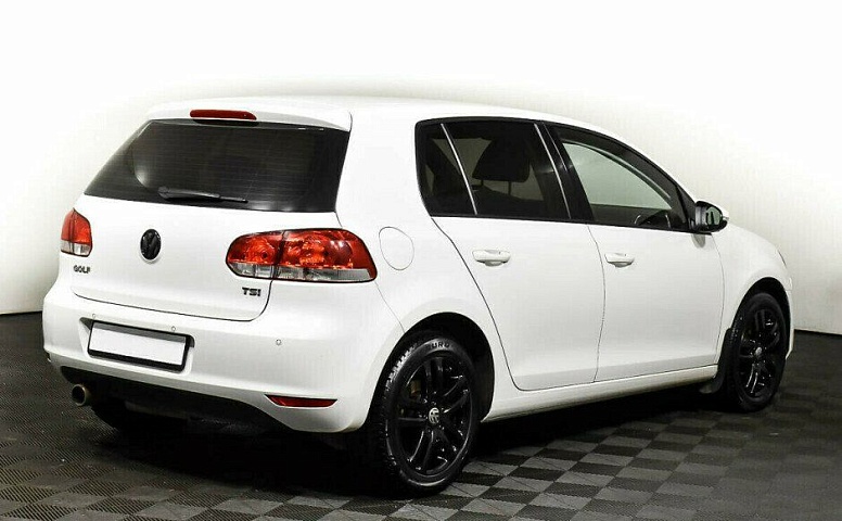 Volkswagen Golf 1.2 Робот