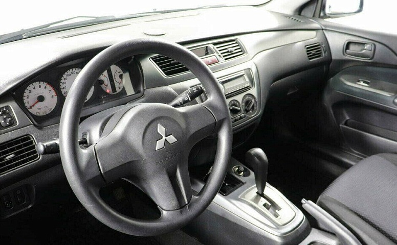 Mitsubishi Lancer 1.6 Автомат